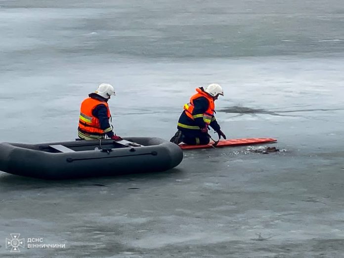 На Вінниччині з-під криги дістали тіло чоловіка, який зник ще восени