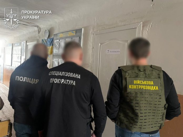 На Вінниччині судитимуть військових за платні відпустки