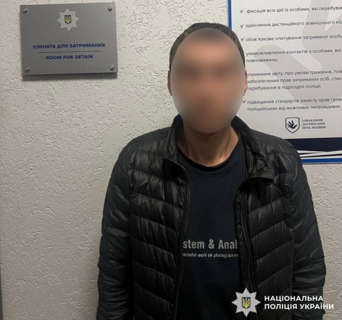 Двічі вдарив ножем біля гуртожитку: поліція Вінниці повідомила про підозру