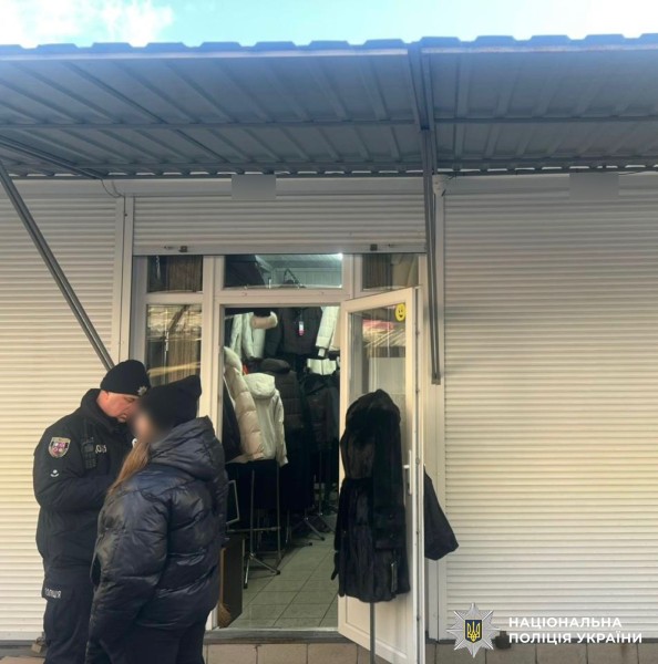 Понад 43 тисячі гривень і долари: у Вінниці викрили крадіжку на ринку