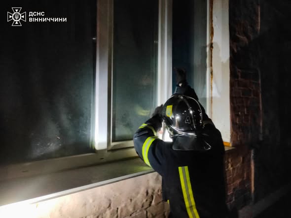 У Вінниці та Барі надзвичайники врятували двох пенсіонерок
