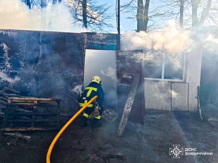 На Вінниччині за добу сталося 15 пожеж: горіли будинки, господарчі споруди та екосистеми