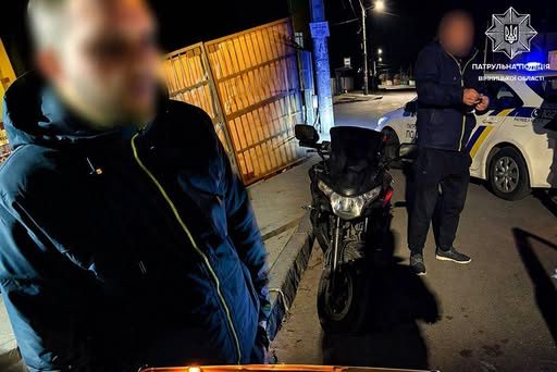 Повторно сів за кермо з ознаками сп’яніння: у Вінниці зупинили водія мотоцикла Viper