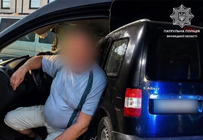 У Вінниці водій напідпитку влаштував аварію: авто евакуювали на арештмайданчик
