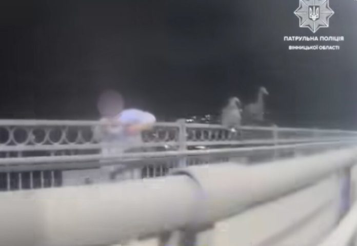 У Вінниці завдяки оперативним діям правоохоронців врятували жінку