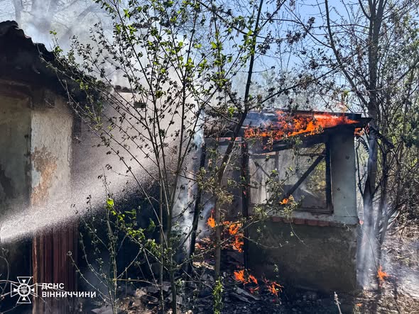 На Вінниччині за добу сталося сім пожеж у житловому секторі: палали будинки й господарчі споруди