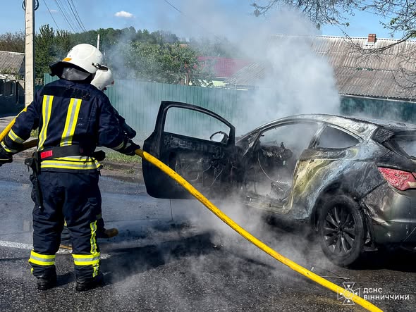Через коротке замикання та пічне опалення: на Вінниччині ліквідовували пожежі