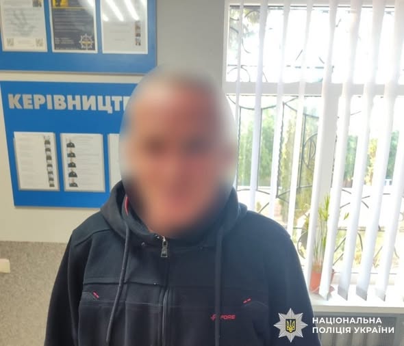 Облив фасад пальним і підпалив: у Хмільницькому районі затримали палія