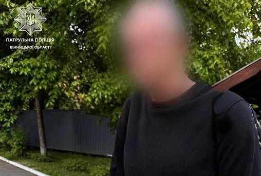 Курив, лаявся та чіплявся до людей: у Вінниці патрульні склали 4 протоколи на порушника