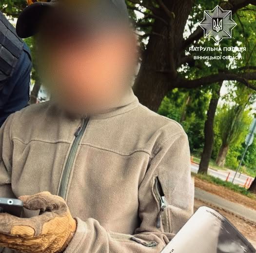 Побачив патрульних і змінив напрямок: у вінничанина знайшли підозрілі речовини