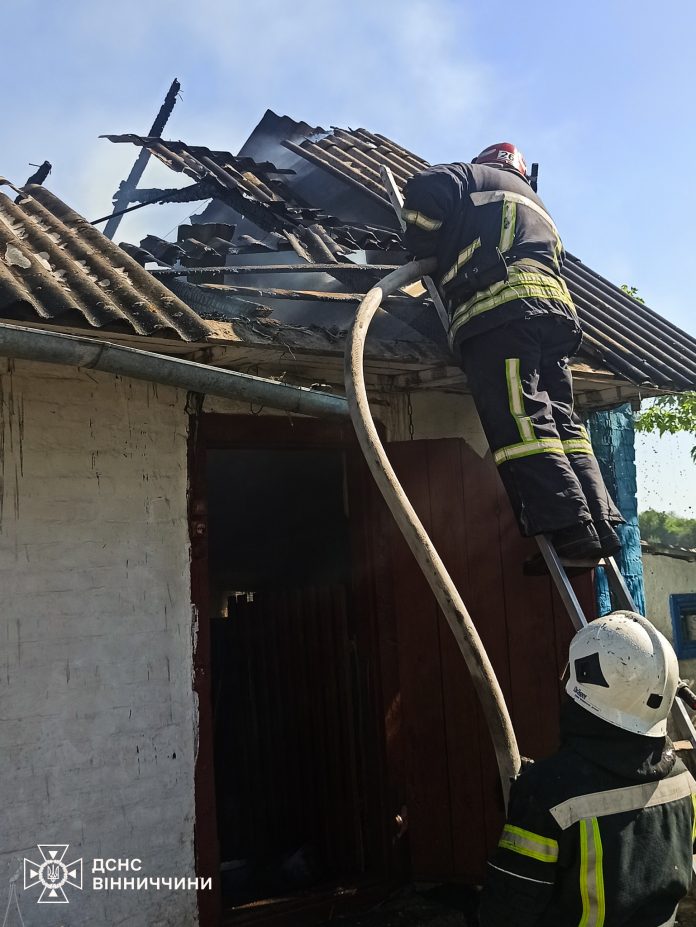 На Вінниччині горіли сінник, літня кухня та господарська споруда