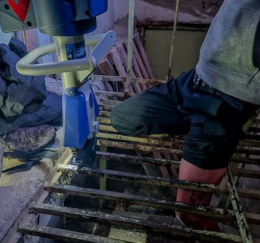 Нога застрягла між поверхами: у Вінниці ДСНС прийшла на допомогу хлопчику