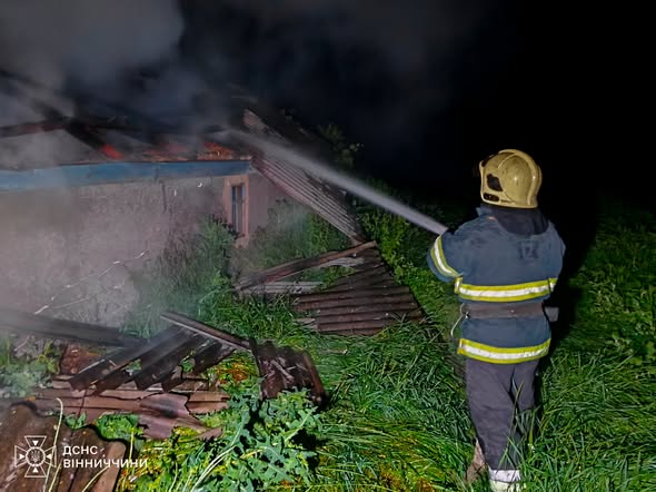 За добу на Вінниччині ліквідували п’ять пожеж, одна людина отруїлася чадним газом