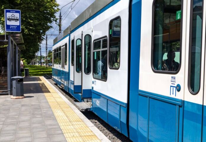 Ще один інклюзивний трамвай: у Вінниці випробовують оновлений Tram 2000