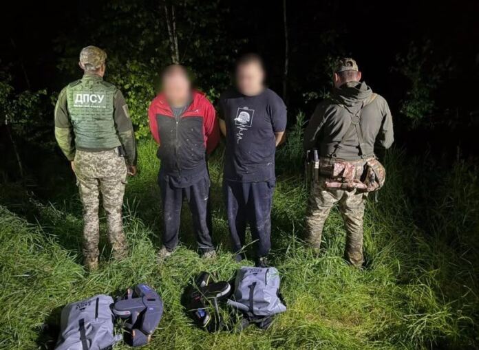 Двоє харків’ян хотіли подолати Дністер на акваскутерах: спробу зупинили прикордонники