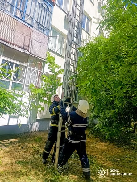 Двічі за добу: надзвичайники Вінниччини поспішали на допомогу літнім людям
