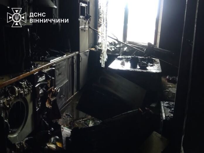 Трагічна пожежа у Вінниці: рятувальники виявили загиблу жінку в квартирі