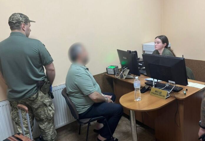 На Вінниччині чоловік пропонував прикордонниці 0 за виїзд за кордон