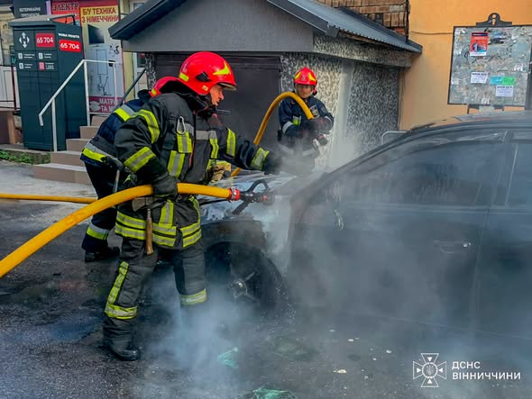 Серверна в навчальному закладі та автомобіль: на Вінниччині ліквідували дев’ять пожеж за добу