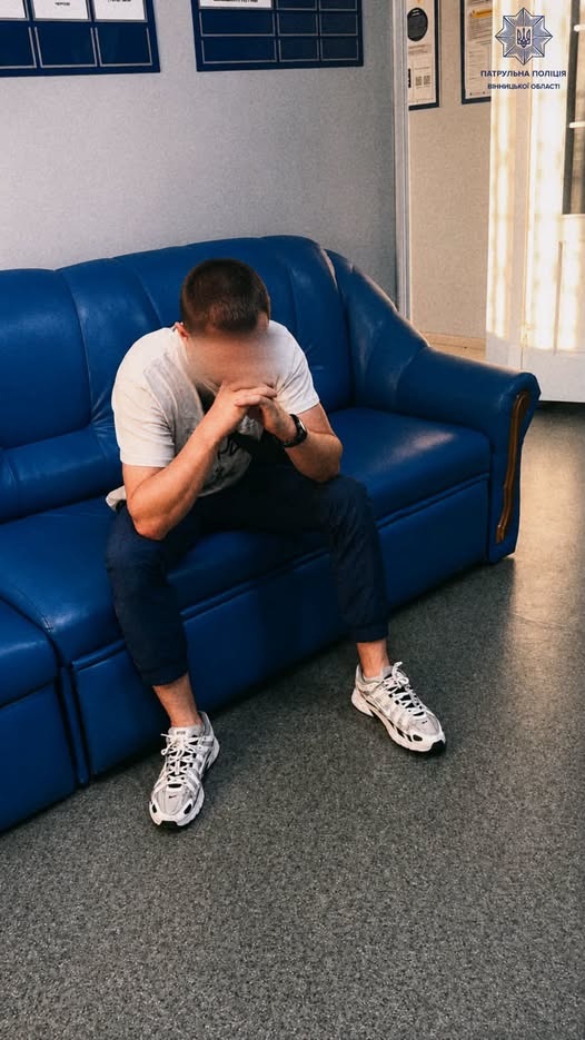 П’яний чоловік влаштував дебош у Вінниці та провокував патрульних на бійку