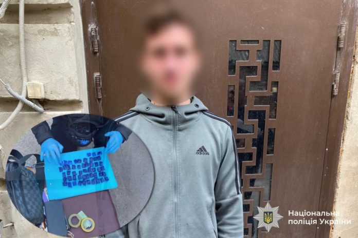 Планував розкласти «закладки» по місту: у Вінниці затримали підлітка з PVP-сіллю