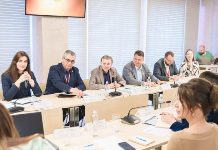 Гранти, інвестиції та реформи: у Вінниці стартувала програма «Конкурентоспроможність для відновлення України»