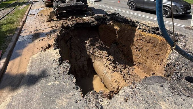 Без води до 23:00: у Вінниці замінюватимуть засувки на водогоні