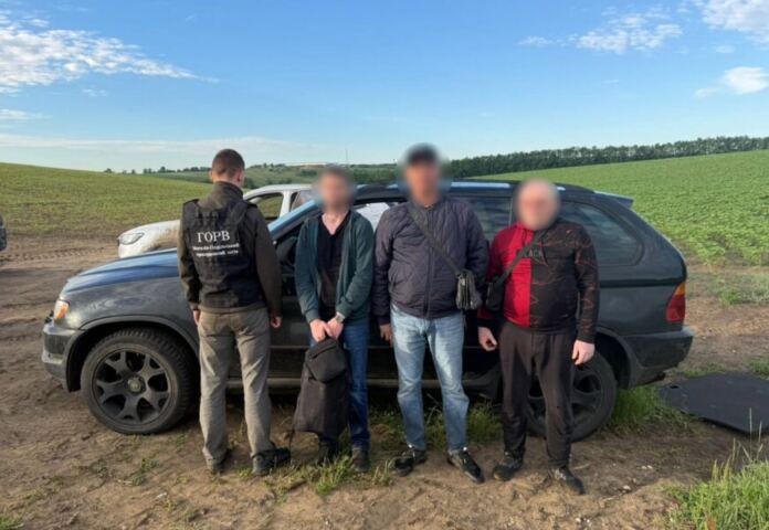 Позашляховик, криптовалюта і шестеро «туристів»: на Вінниччині зірвали спробу незаконного перетину кордону