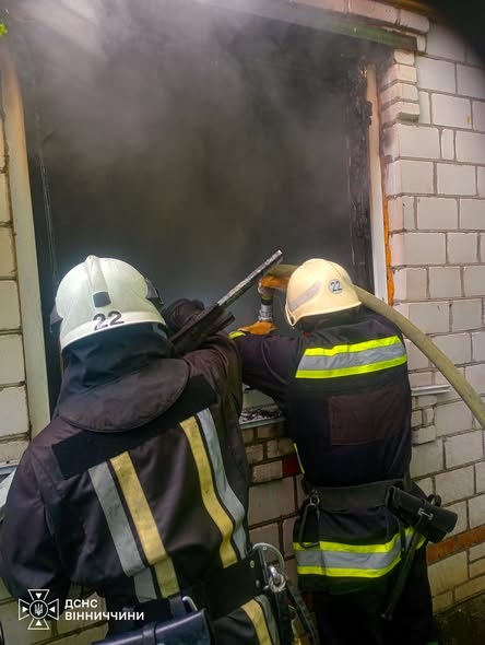 Коротке замикання та необережність: на Вінниччині за добу ліквідували шість пожеж
