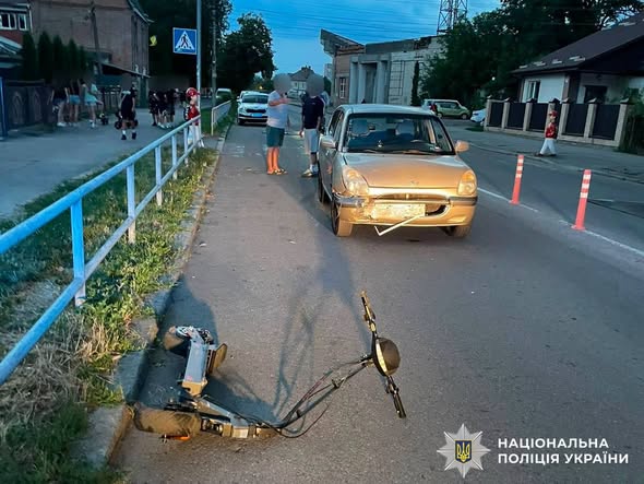 Поліція розслідує дві ДТП у Вінниці: госпіталізували 12-річного хлопчика та двох людей