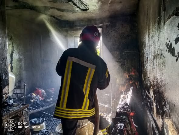 Смертельна пожежа у Гніванській громаді: рятувальники виявили тіло господаря