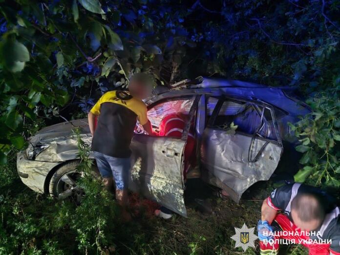 Автівка злетіла в кювет на Вінниччині: поліція затримала водія після смертельної аварії