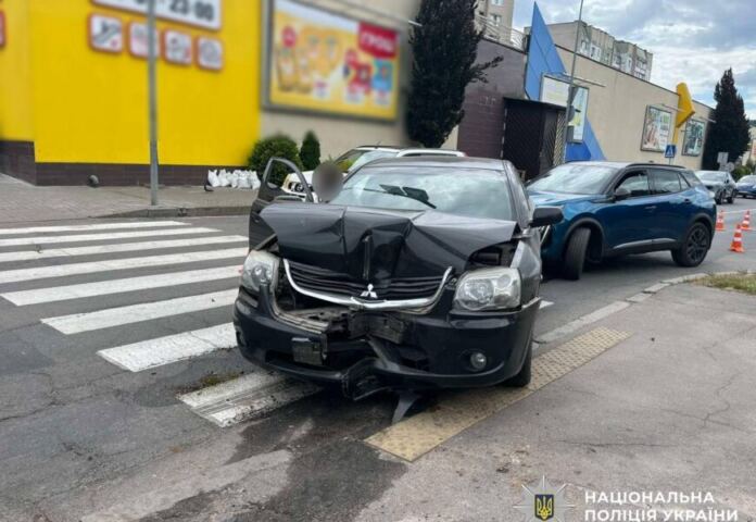 На Вінниччині за кілька годин сталися дві ДТП: троє людей потрапили до лікарні