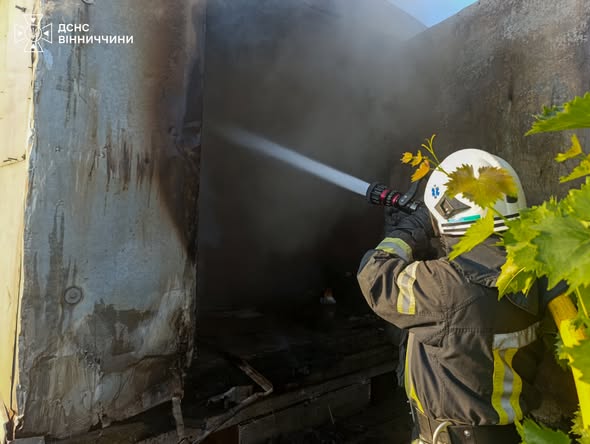 Пральна машина, коротке замикання та недопалок: на Вінниччині ліквідували три пожежі