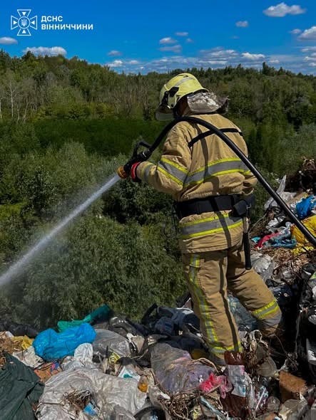 Вогонь знову охопив усі райони Вінниччини: за добу сталося 10 пожеж в екосистемах