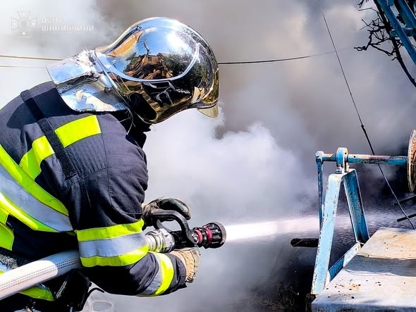 Майже 8 гектарів у вогні: на Вінниччині за добу сталося 26 пожеж