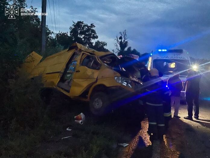 На Вінниччині пасажир врятував травмованого водія після ДТП