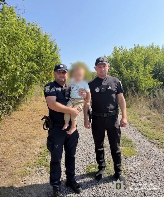 Дворічна дитина зникла з подвір’я на Вінниччині та опинилася на іншому кінці села