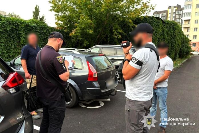 25 тисяч гривень за безперешкодне користування землею: посадовцю громади оголосили підозру