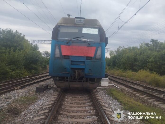 На Вінниччині жінка впала на колії та загинула під електропотягом